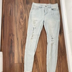 Ripped Skinny jeans